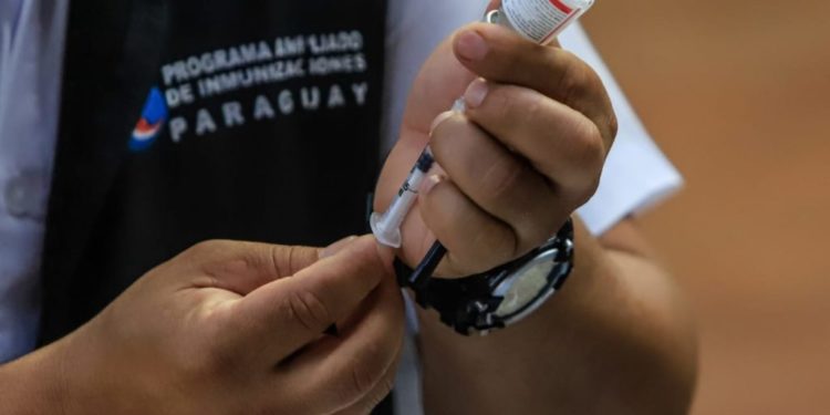 Cerca de 215.000 vacunados contra influenza, covid-19 y neumococo en primera semana de “Invierno 2023” Cerca de 215.000 vacunados contra influenza, covid-19 y neumococo en primera semana de “Invierno 2023”