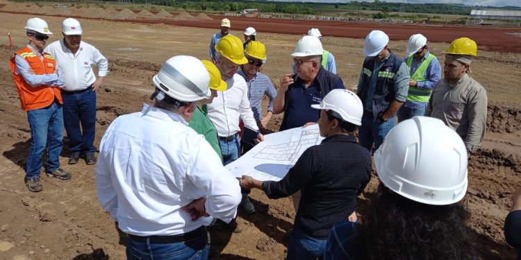 Realizan el seguimiento de proyectos de fortalecimiento eléctrico en el Chaco