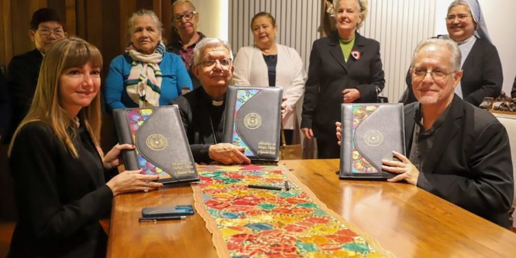 Adultos mayores serán capacitados en tecnología y emprendedurismo