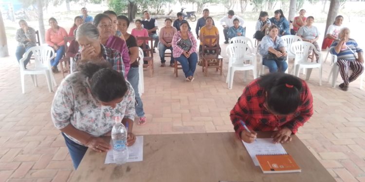 Socializan y realizan la Consulta sobre el Proyecto Agua para la Protección Social de la Escuela 24 de octubre de la comunidad Machareti