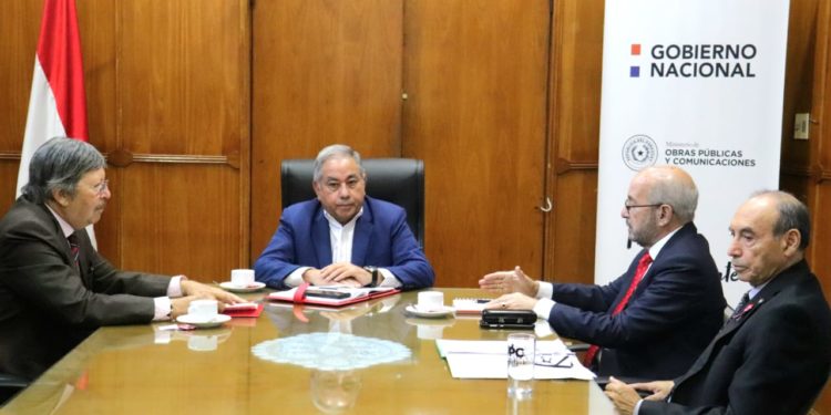 MOPC y Puertos coordinan tareas para obras en cabecera del Puente de la Integración MOPC y Puertos coordinan tareas para obras en cabecera del Puente de la Integración