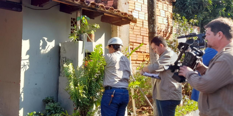 Inició la desconexión del servicio eléctrico a clientes morosos de Asunción y Área Metropolitana Inició la desconexión del servicio eléctrico a clientes morosos de Asunción y Área Metropolitana