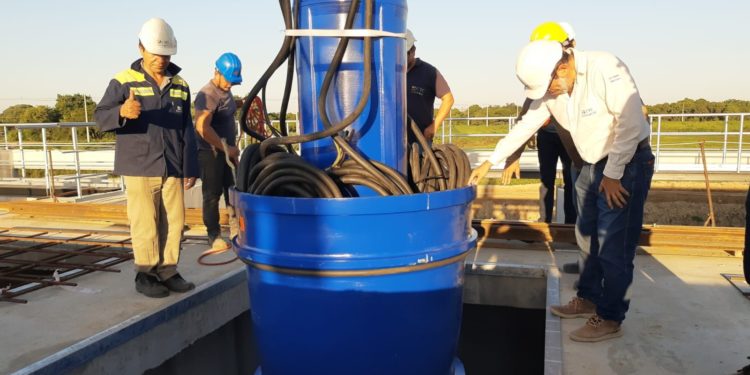 Instalan seis máquinas en estación de bombeo de la Defensa Costera de Pilar