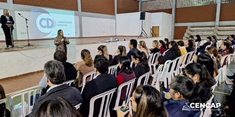Docentes de Encarnación acceden a una capacitación integral gracias al convenio MEC y Fundación Funda Joven