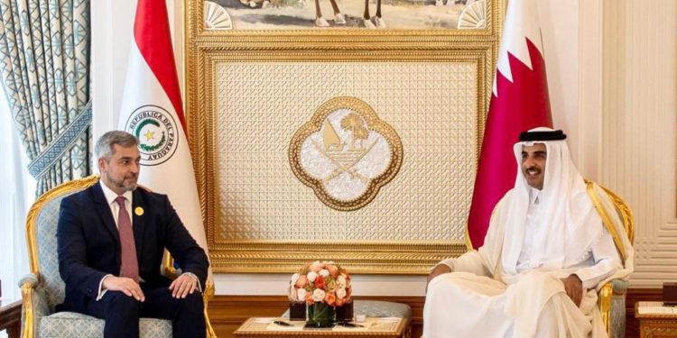 Paraguay y Qatar refuerzan vínculos de amistad mediante reunión de sus Jefes de Estado Paraguay y Qatar refuerzan vínculos de amistad mediante reunión de sus Jefes de Estado