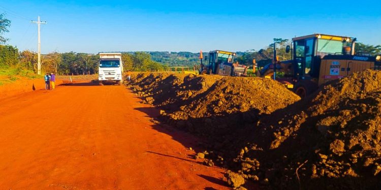 Futura ruta en el tramo Maracaná – Luz Bella avanza con el movimiento y limpieza del suelo
