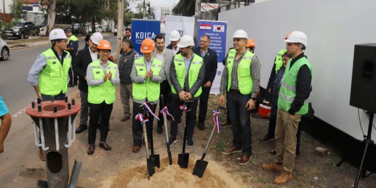 Instalarán 72 nuevos semáforos en la ciudad de Asunción Instalarán 72 nuevos semáforos en la ciudad de Asunción