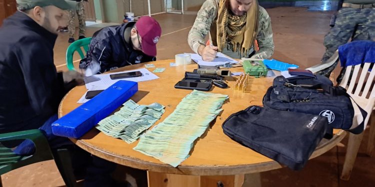 Senad detuvo a tres personas con sustancias ilícitas, armas y dinero en Amambay