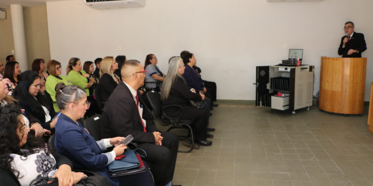 MEC entrega laboratorios informáticos móviles a 48 instituciones oficiales de educación inclusiva