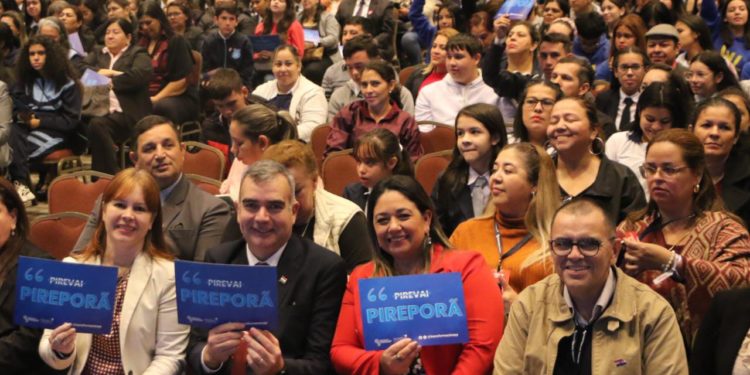 Realizaron conferencia sobre “Liderazgo para la educación” ante 2.700 estudiantes y docentes en la CONMEBOL