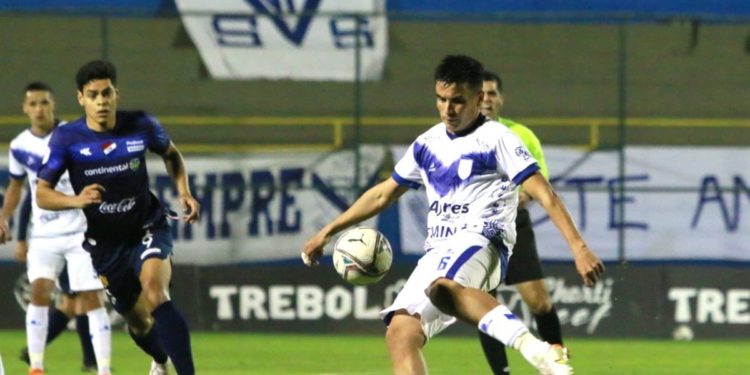 El Trico y la V Azulada abren la fecha 16 en Sajonia