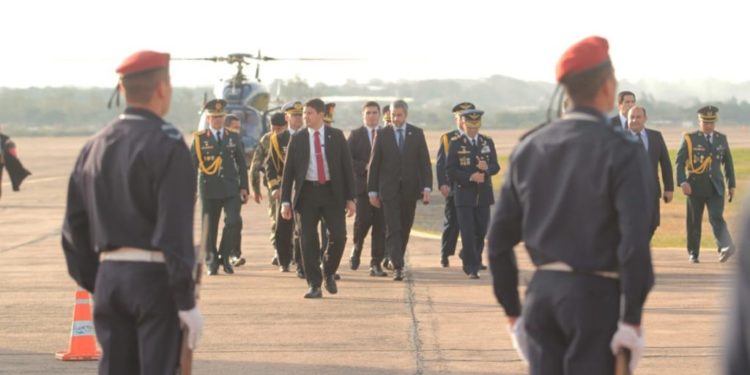 Presidente viajó a Londres para participar de la coronación de Carlos III