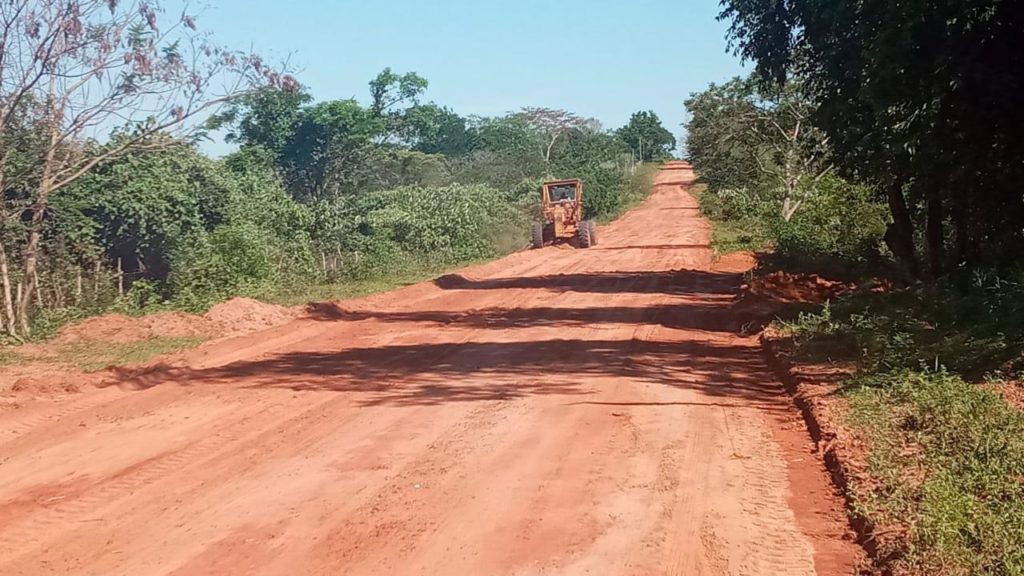 MOPC mejora varios caminos no pavimentados en distintos puntos del país MOPC mejora varios caminos no pavimentados en distintos puntos del país