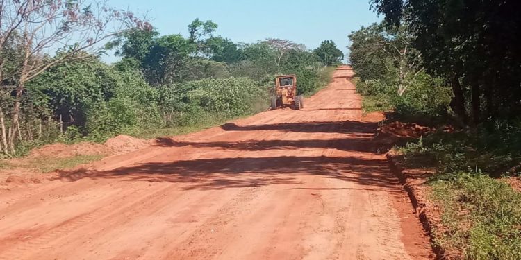 MOPC mejora varios caminos no pavimentados en distintos puntos del país MOPC mejora varios caminos no pavimentados en distintos puntos del país