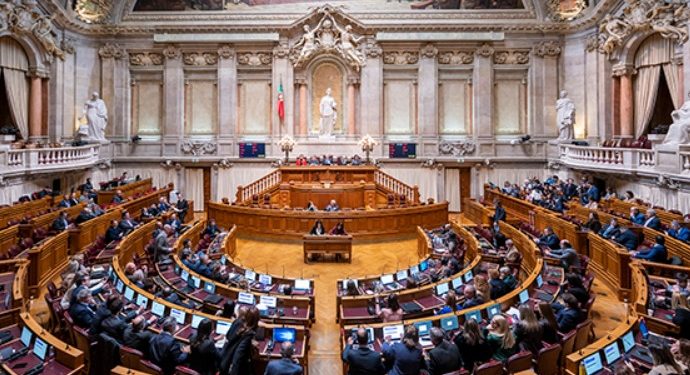 Portugal: Pese a Veto Presidencial han aprobado la despenalización de la Eutanasia