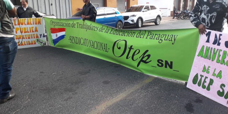 Educadores solicitan al MEC mayor seguridad y psicólogos en las instituciones educativas Educadores solicitan al MEC mayor seguridad y psicólogos en las instituciones educativas