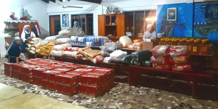 Realizan entregas de alimentos no perecederos a comunidades indígenas de Presidente Hayes y Boquerón. Realizan entregas de alimentos no perecederos a comunidades indígenas de Presidente Hayes y Boquerón.