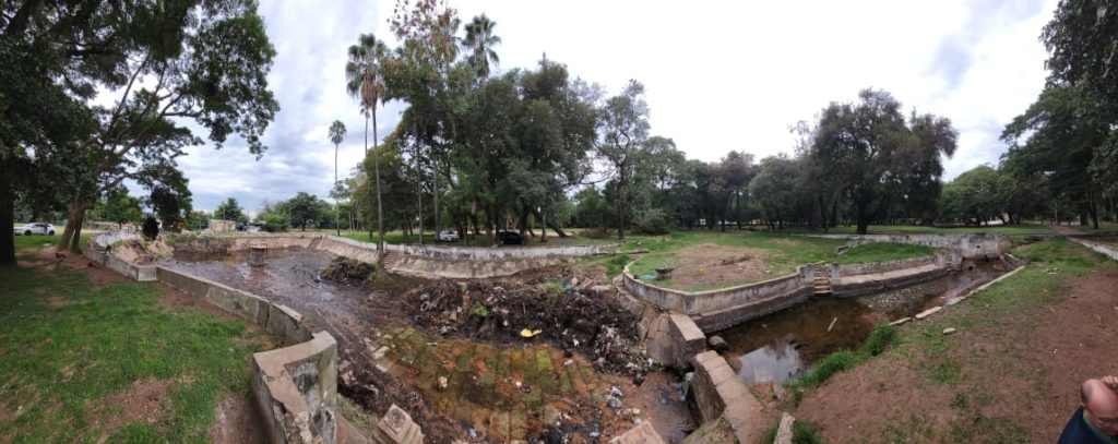 Realizan trabajos de limpieza para la restauración de la piscina del Parque Caballero Realizan trabajos de limpieza para la restauración de la piscina del Parque Caballero