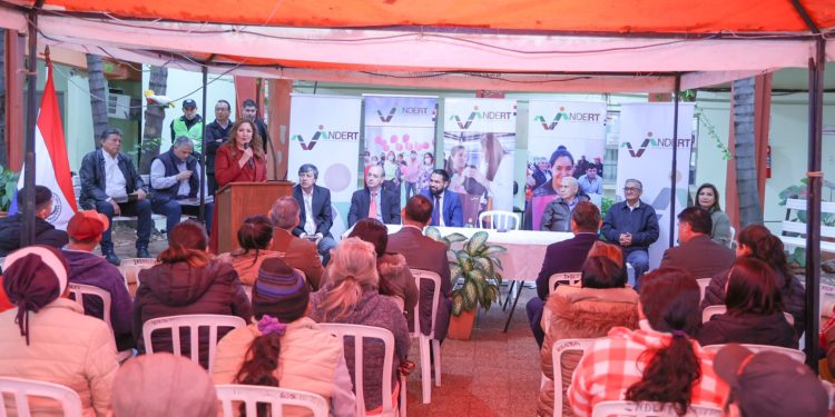 Destacan regularización histórica de tierras