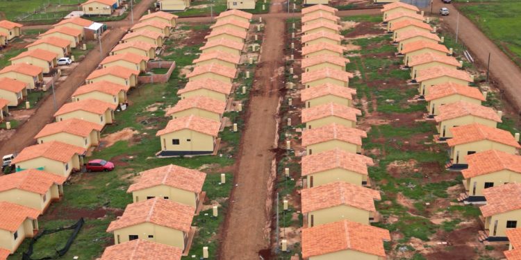 Culminaron construcción de viviendas para familias de Encarnación