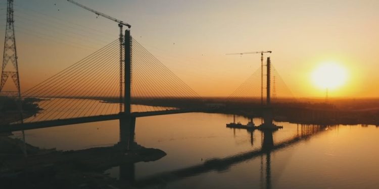 Se terminó exitosamente la colocación del último tirante del puente Héroes del Chaco