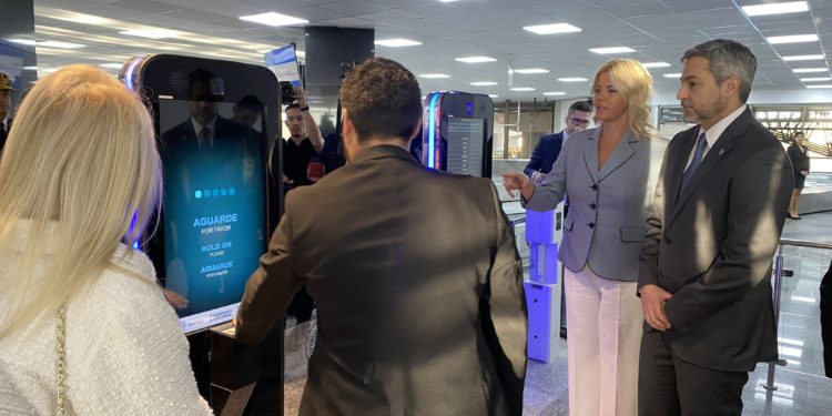 Migraciones habilitó 2 terminales biométricas en el espigón norte del Aeropuerto Silvio Pettirossi