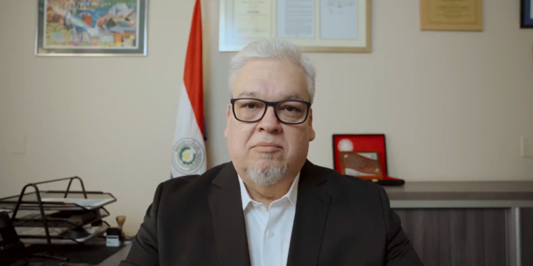 Peña designa al Dr. Felipe González como titular del Ministerio de Salud