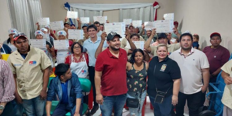 Más de 100 emprendedores capacitados recibieron kits de herramientas en Alto Paraguay