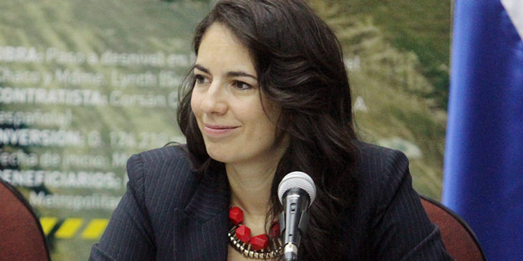 El MOPC tendrá a su primera ministra: Santiago Peña designó a Claudia Centurión El MOPC tendrá a su primera ministra: Santiago Peña designó a Claudia Centurión