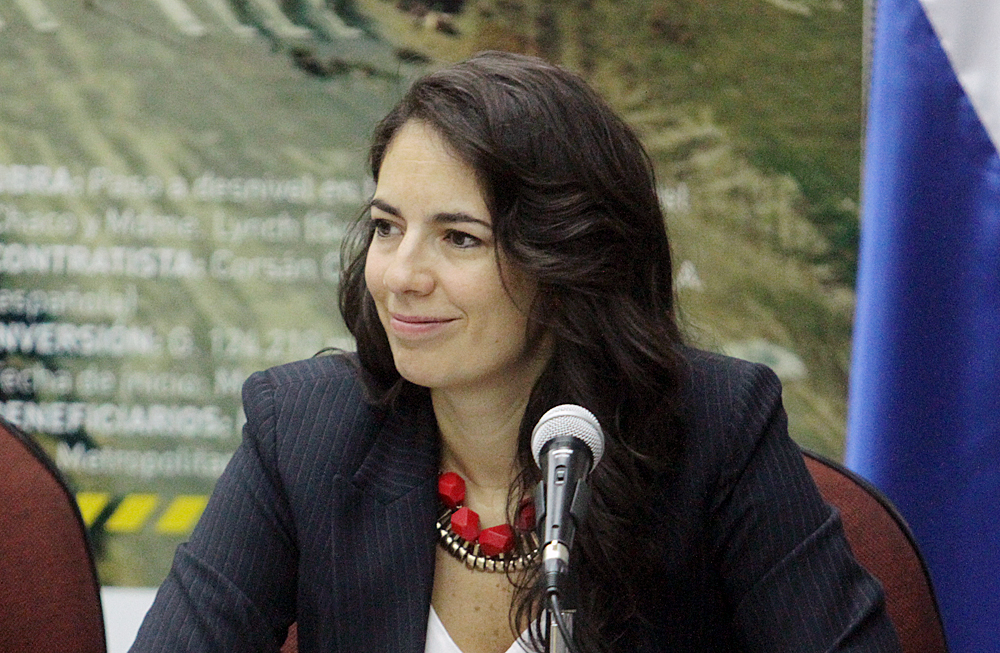 El MOPC tendrá a su primera ministra: Santiago Peña designó a Claudia Centurión