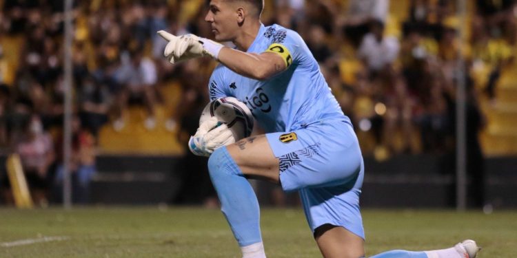 ¡El regreso del villano de una historia mal contada!