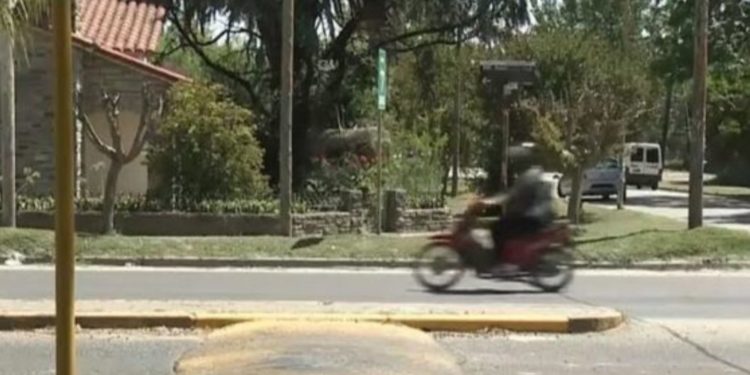 Eliminación de reductores de velocidad irregulares continúa según convenio firmado