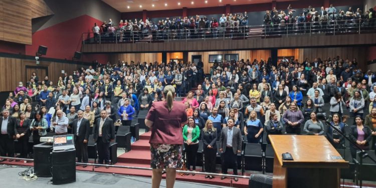 Conferencias del MEC y Funda Joven para docentes continuaron en Ciudad Del Este