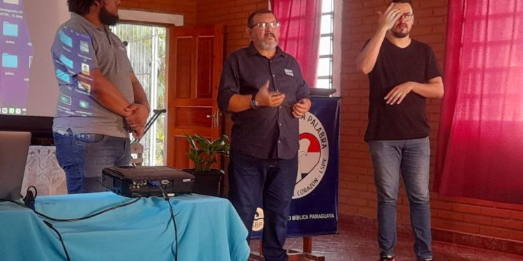 Sociedad Bíblica Paraguaya realizó la presentación de materiales adaptados a lengua de señas