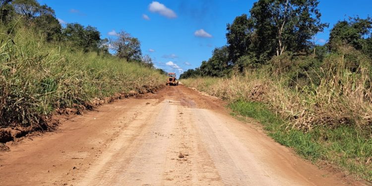 Alto Paraguay: mejoran transitabilidad de caminos no pavimentados en la zona de Techa Porã