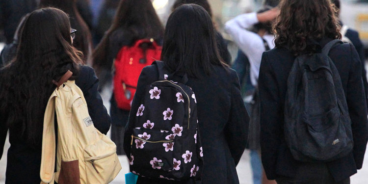 MEC autoriza revisión de bolsos y mochilas en las instituciones educativas