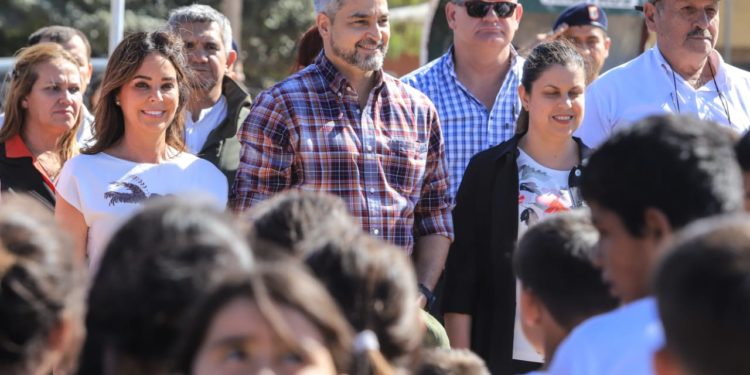 Programa Golazo y servicios médicos de Senadis llegan a Loma Plata