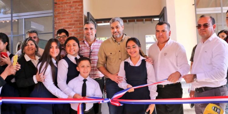 Gobierno inauguró mejoras en escuelas de Coronel Bogado