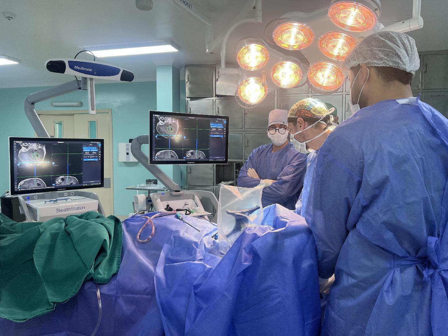 El primer neuronavegador en funcionamiento en el Hospital Pediátrico “Niños de Acosta Ñu”