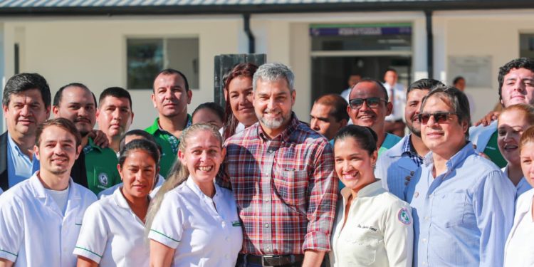 Presidente resalta significativo salto en inversiones en salud, que permite acortar brechas históricas