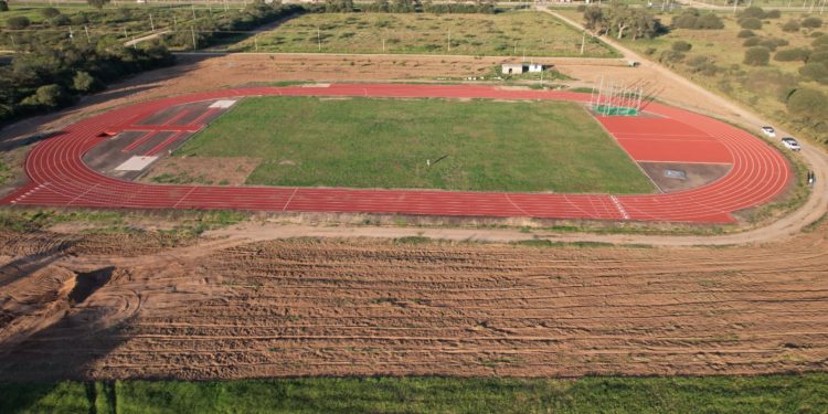 Atletas chaqueños celebran pista de atletismo en Filadelfia