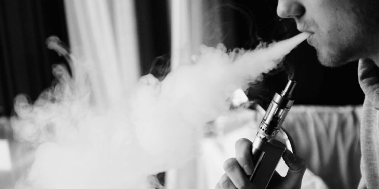 Especialista advierte sobre los riesgos del uso de dispositivos de vapeo