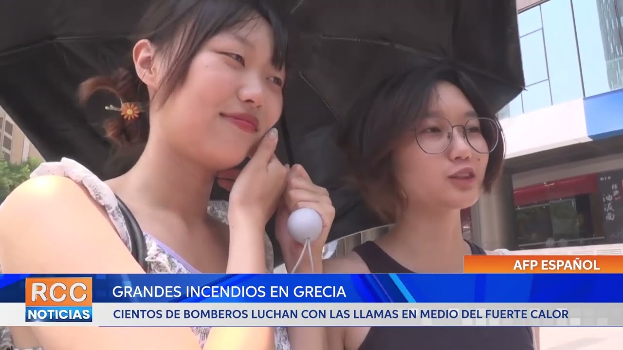 Cientos de bomberos luchan contra incendios en Grecia, en medio de una ola de calor extremo