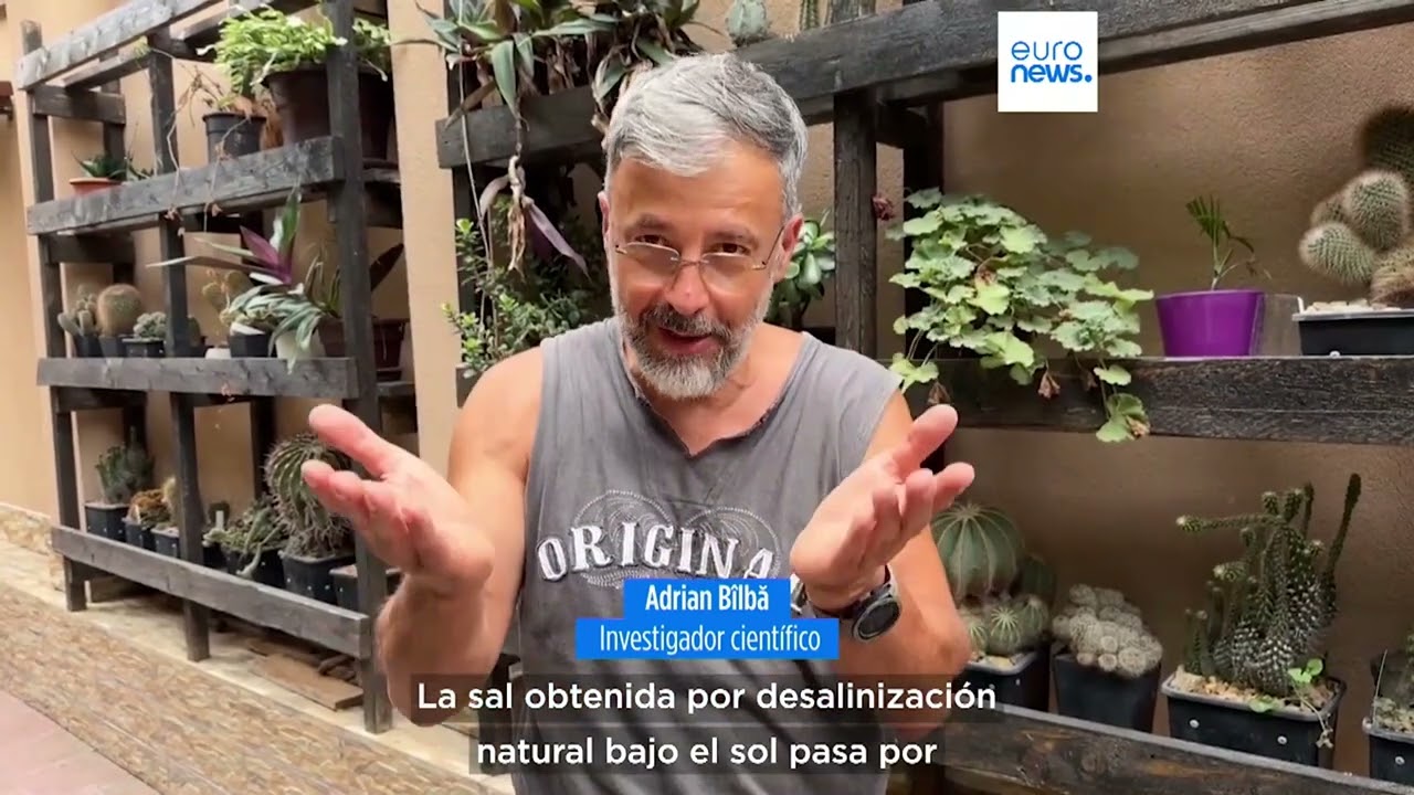 Las altas temperaturas tiñen de rosa un lago en Rumanía