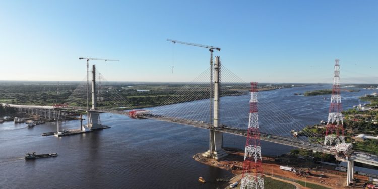 Puente Héroes del Chaco ya concluyó unión física en su totalidad Puente Héroes del Chaco ya concluyó unión física en su totalidad