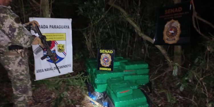 Cerca de 440 kilos de marihuana fueron incautados mediante patrulla fluvial