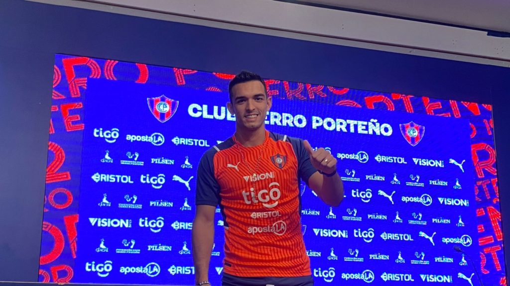 ¡Sorpresivo retorno! Alfio Oviedo vestirá nuevamente de azulgrana