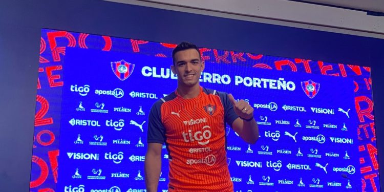 ¡Sorpresivo retorno! Alfio Oviedo vestirá nuevamente de azulgrana