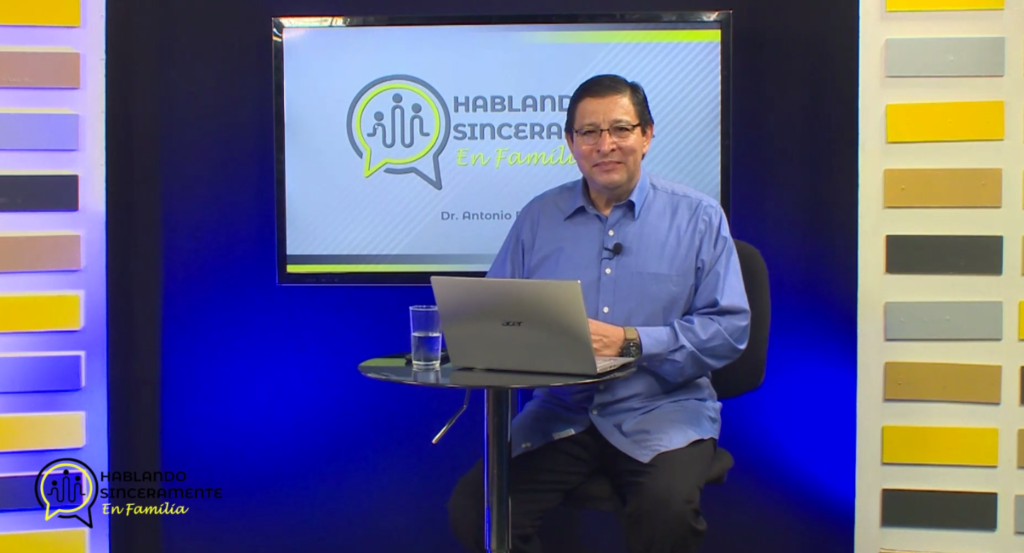 De las pantallas de Tv a la Radio: «Hablando Sinceramente en Familia» llega a RCC Radio para instruirte con su imperdible programación De las pantallas de Tv a la Radio: «Hablando Sinceramente en Familia» llega a RCC Radio para instruirte con su imperdible programación