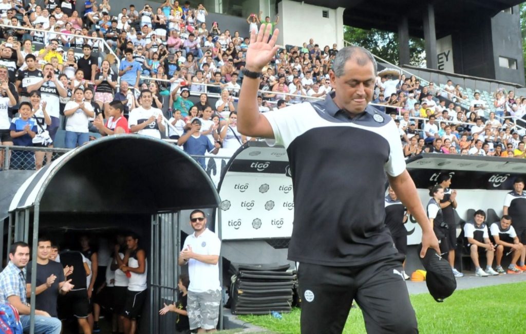 Segundo ciclo en Olimpia: Francisco Arce fue presentado oficialmente